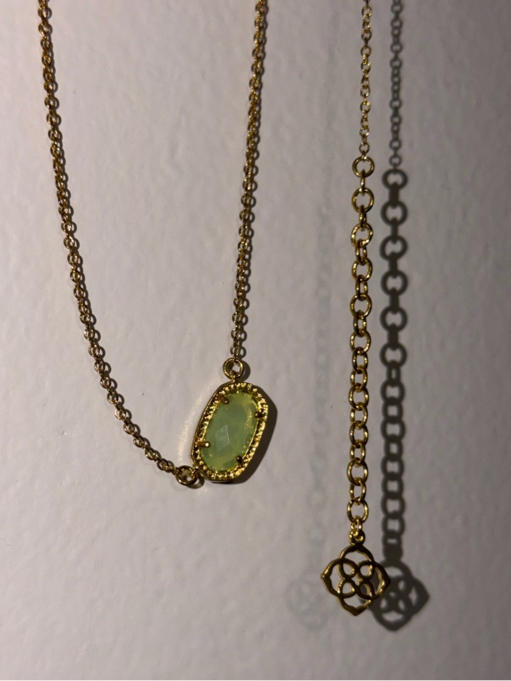 Kendra Scott necklace